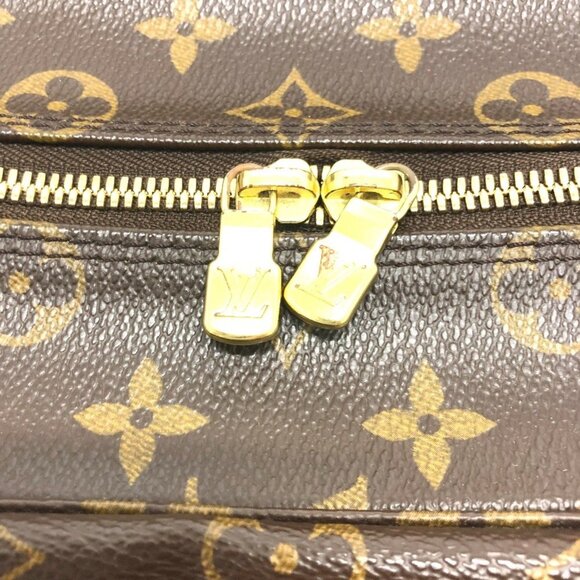 LOUIS VUITTON Brown Monogram Canvas Messenger Shoulder Bag - Picture 11 of 16